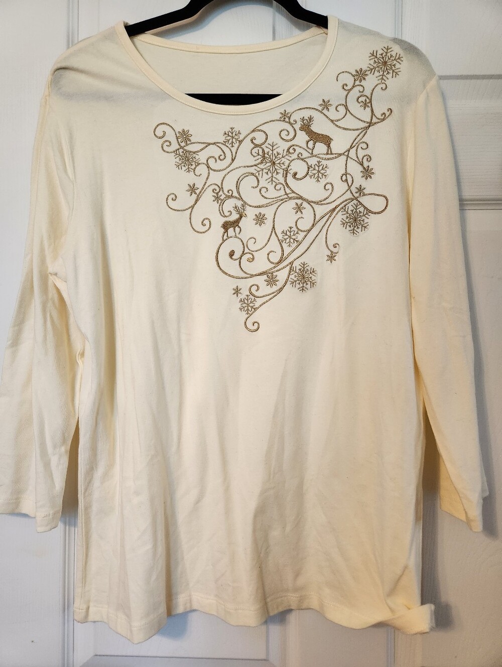 Women’s Cream Long-Sleeve Top with Gold Snowflake & Reindeer Embroidery, sz L